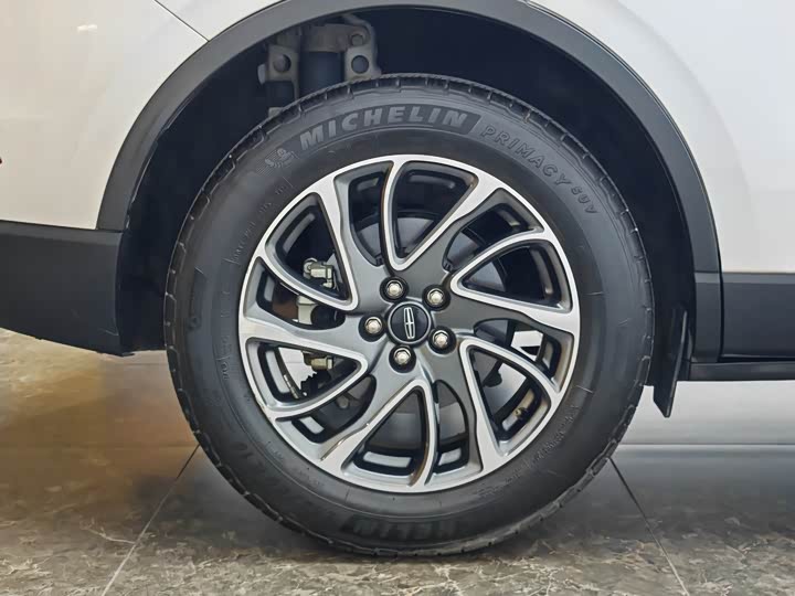 Фото 9 - Lincoln Corsair