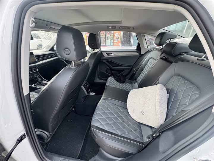 Фото 5 - Volkswagen Sagitar L