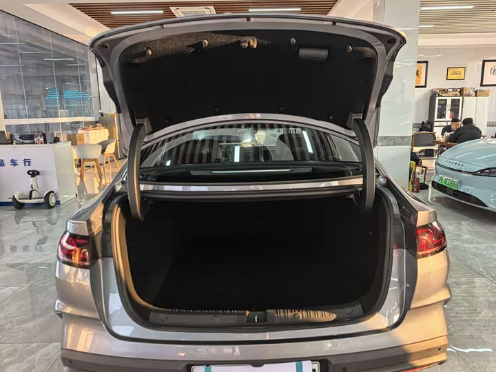 Фото 6 - BYD Qin L