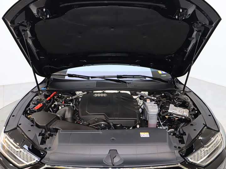 Фото 7 - Audi A7L