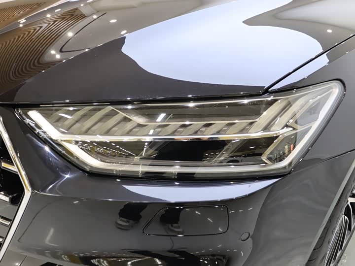 Фото 8 - Audi A7L