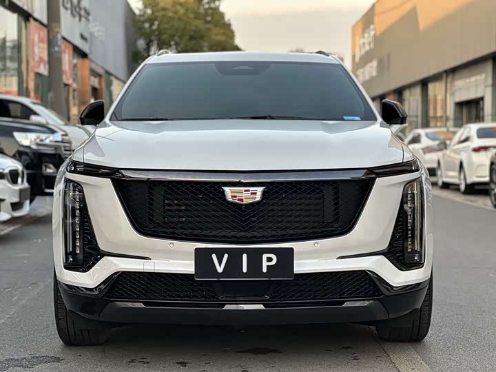 Фото 2 - Cadillac XT5