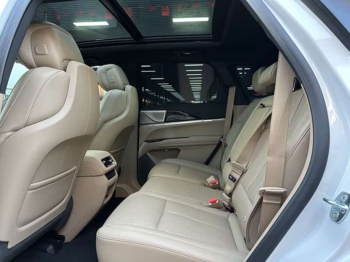 Фото 6 - Cadillac XT5