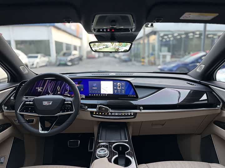 Фото 7 - Cadillac XT5