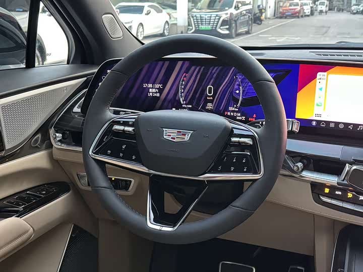 Фото 9 - Cadillac XT5