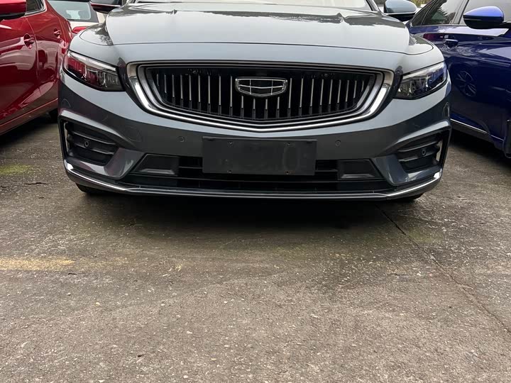 Фото 3 - Geely Preface