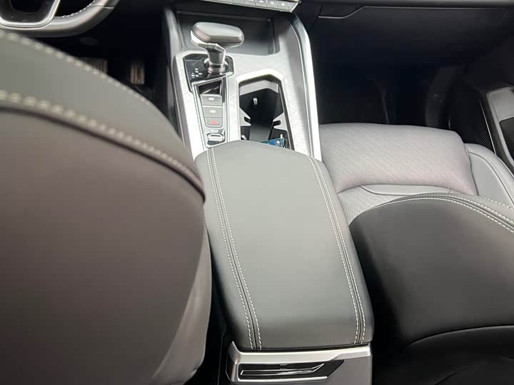 Фото 5 - Geely Preface