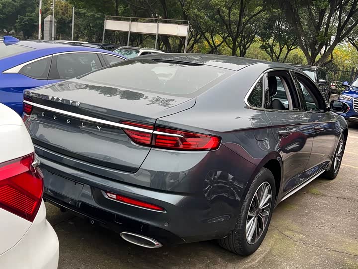 Фото 9 - Geely Preface