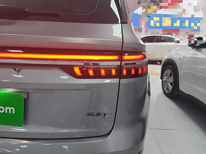 Фото 8 - Geely Monjaro