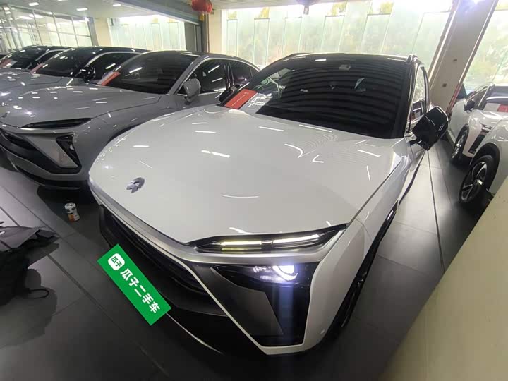 Фото 2 - Nio ES8