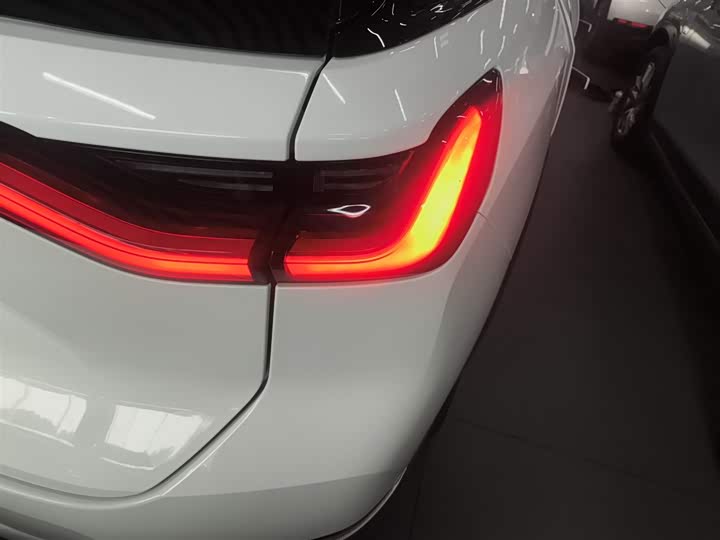 Фото 8 - Nio ES8