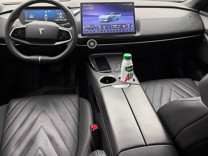 Фото 8 - Changan Deepal SL03