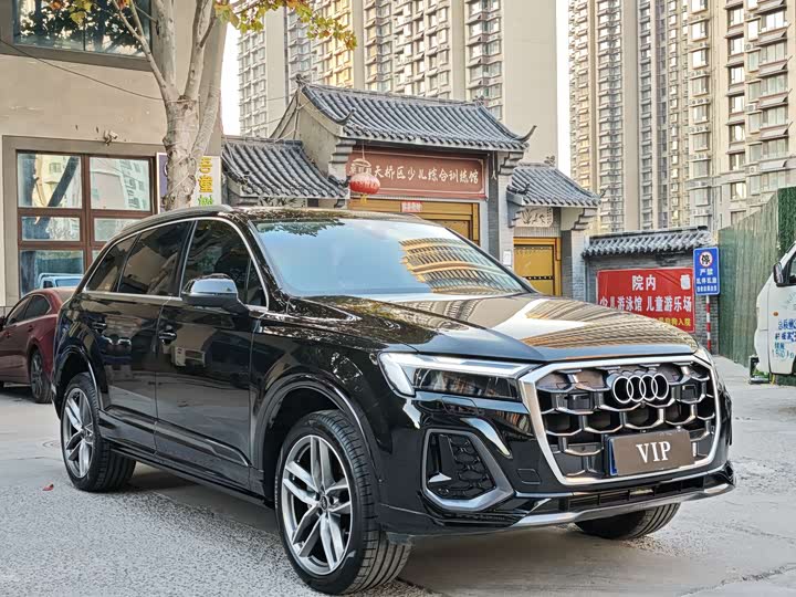Фото 3 - Audi Q7