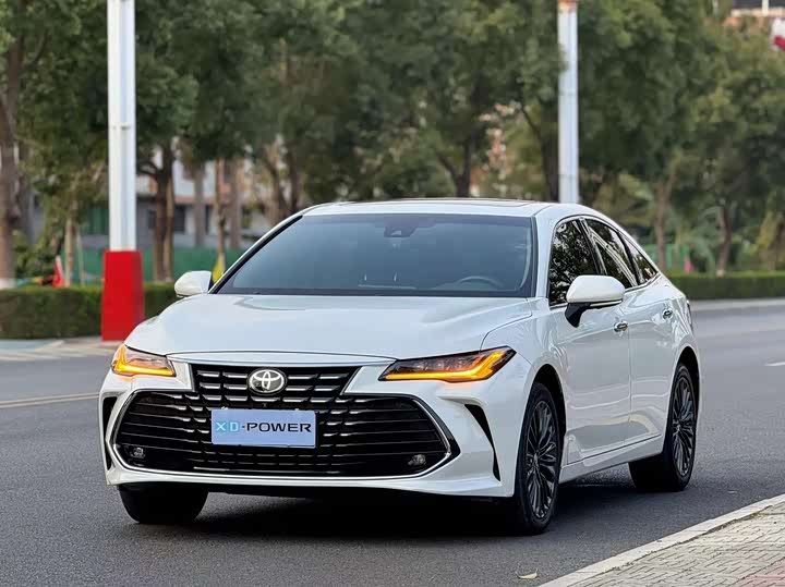 Фото 1 - Toyota Avalon