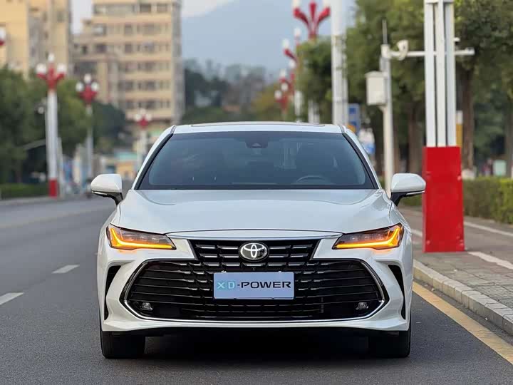 Фото 2 - Toyota Avalon