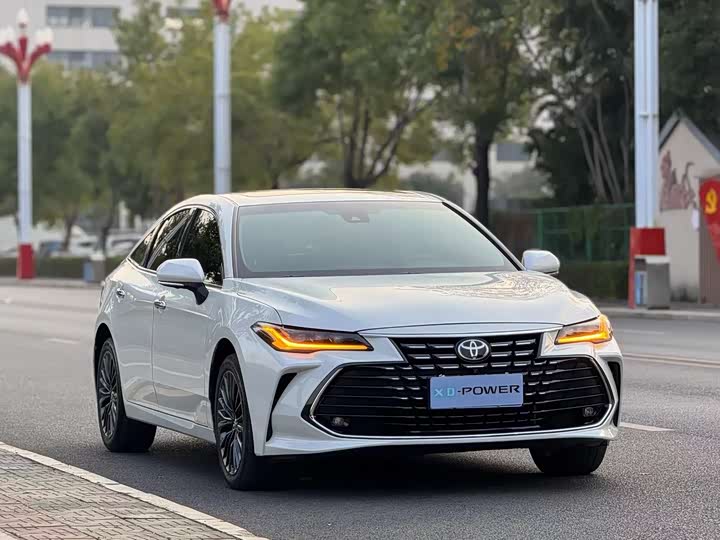 Фото 3 - Toyota Avalon