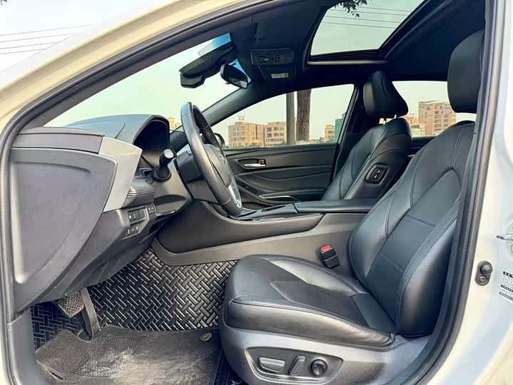 Фото 7 - Toyota Avalon