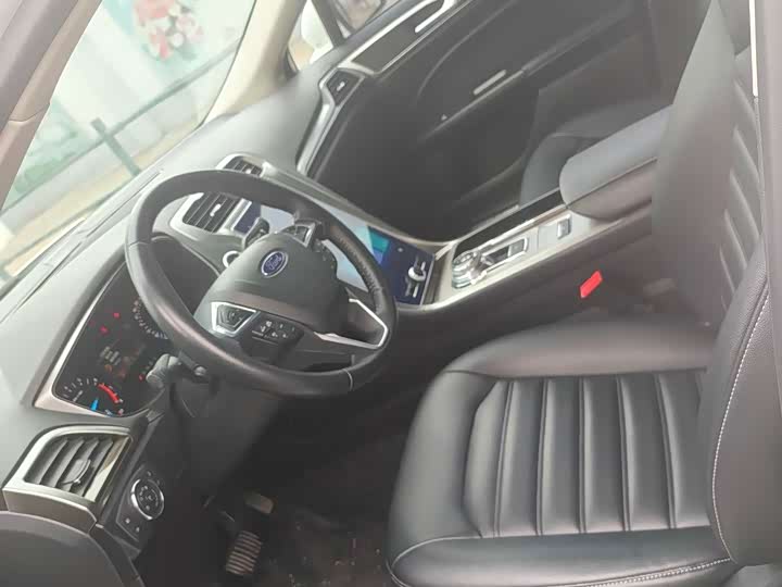 Фото 4 - Ford Mondeo