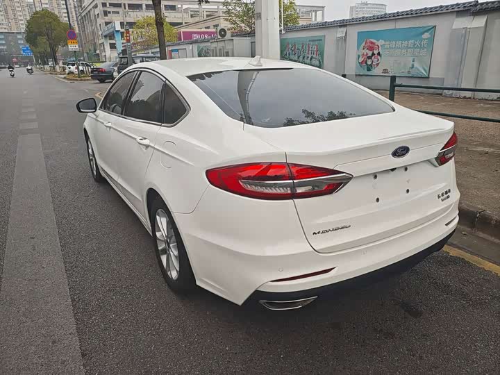 Фото 7 - Ford Mondeo