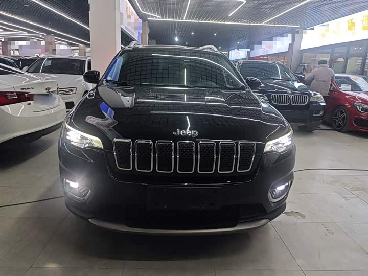 Фото 3 - Jeep Cherokee