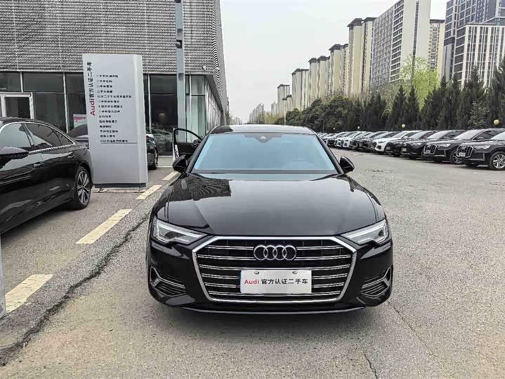 Фото 2 - Audi A6L