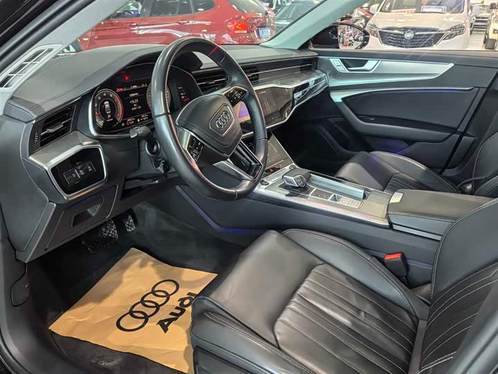 Фото 5 - Audi A6L