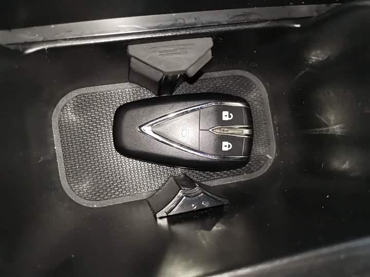 Фото 9 - Changan CS75