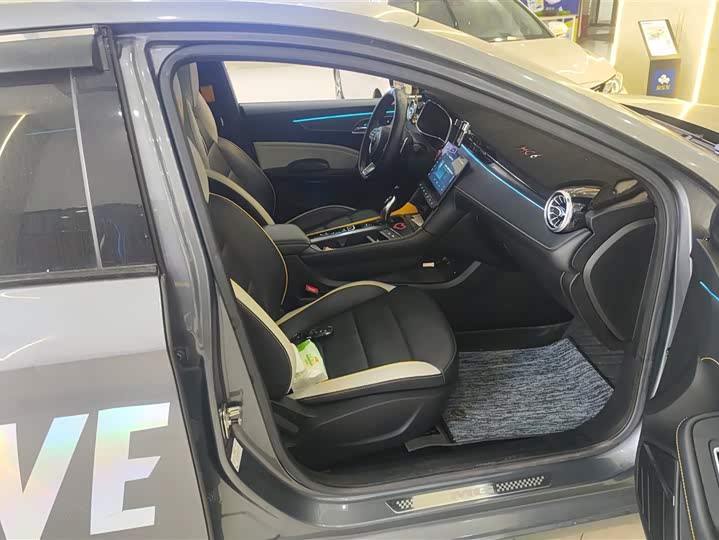 Фото 8 - MG Motor 6