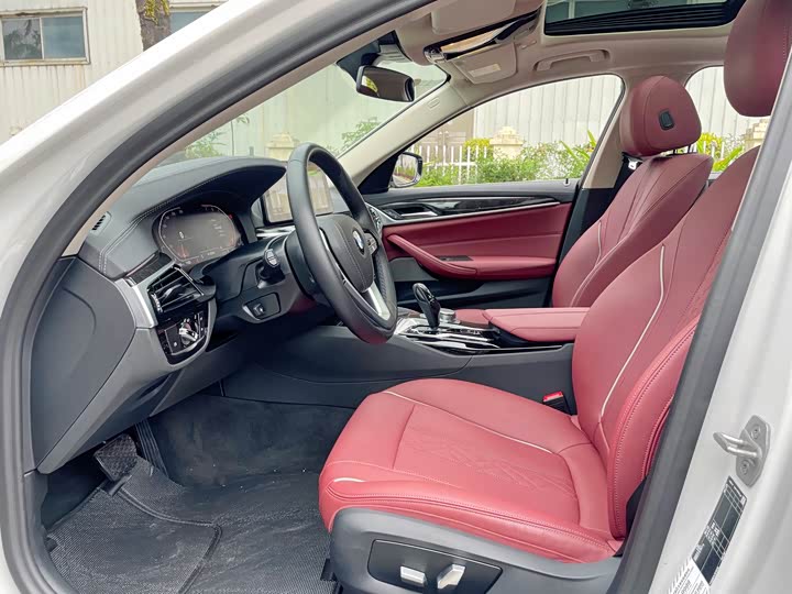 Фото 5 - BMW 5 Series