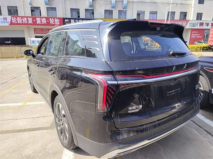 Фото 5 - Hongqi HS7 Hybrid