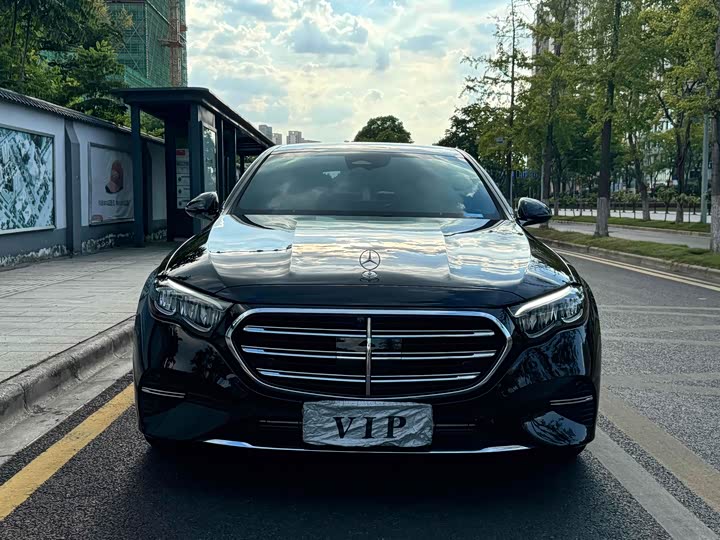 Photo 2 - Mercedes-Benz E-Class