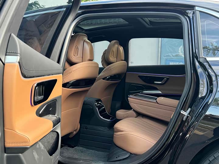 Photo 5 - Mercedes-Benz E-Class