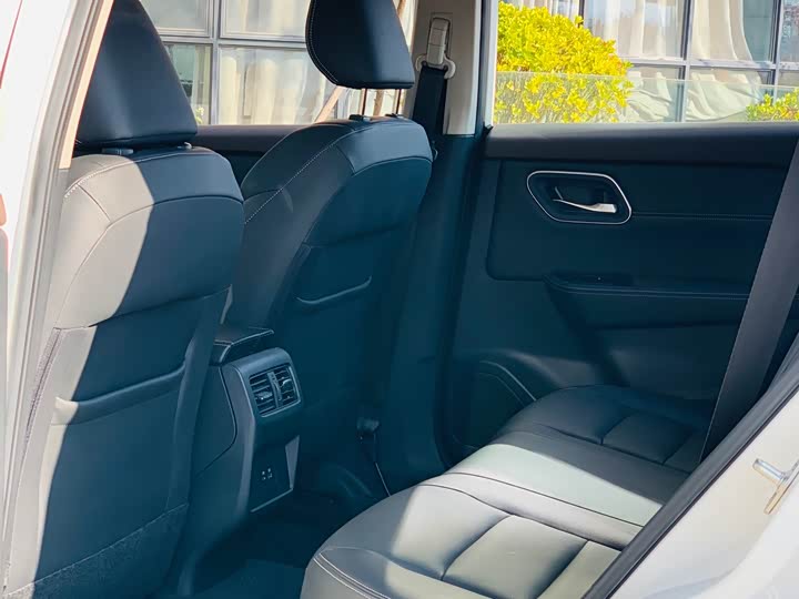 Фото 9 - Nissan X-Trail