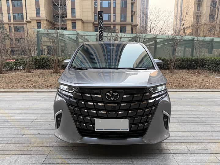 Фото 3 - Toyota Alphard