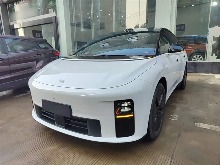 Фото 2 - LiXiang i6