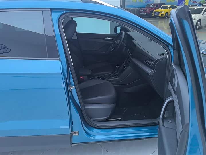 Фото 8 - Volkswagen Tharu