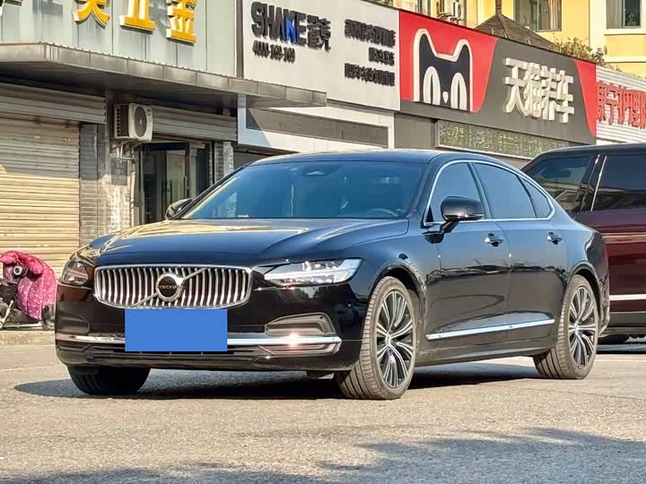 Фото 1 - Volvo S90