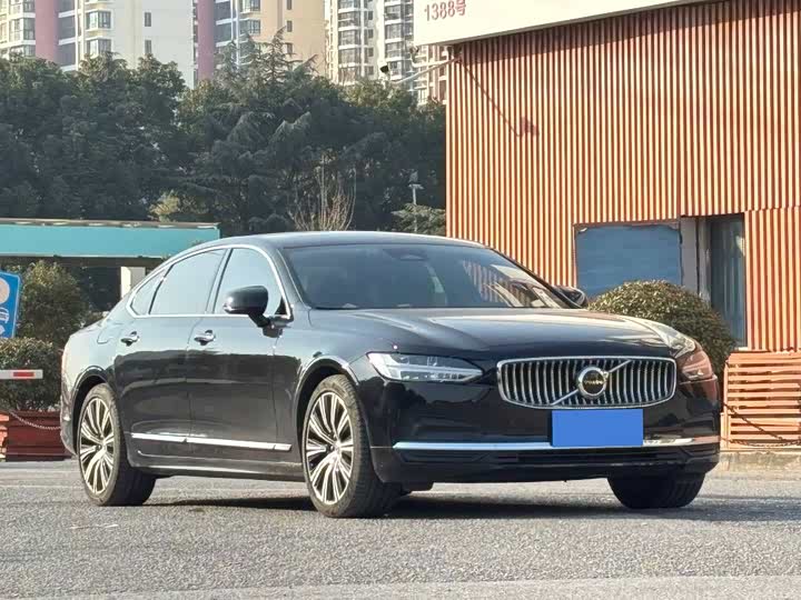 Фото 3 - Volvo S90
