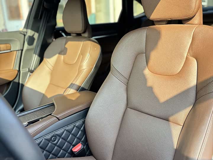 Фото 5 - Volvo S90