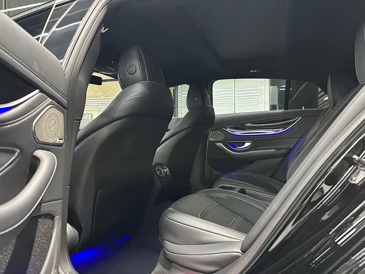 Фото 9 - Mercedes-Benz AMG GT