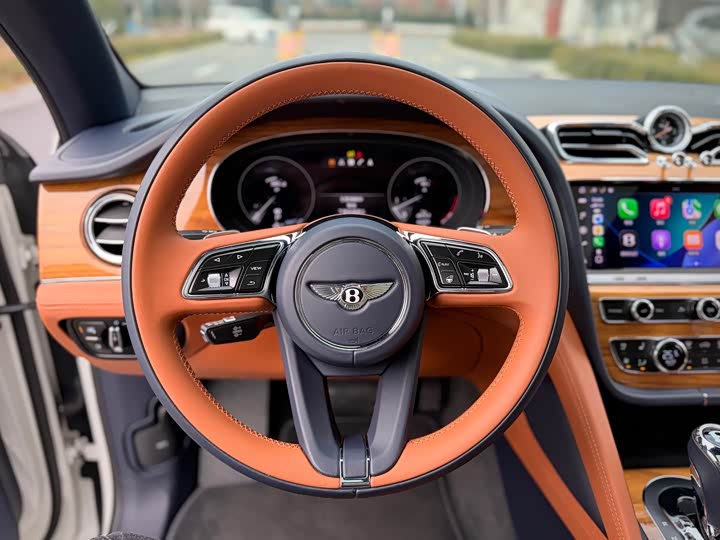 Фото 8 - Bentley Bentayga