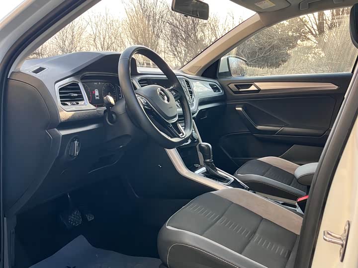 Фото 4 - Volkswagen T-Roc