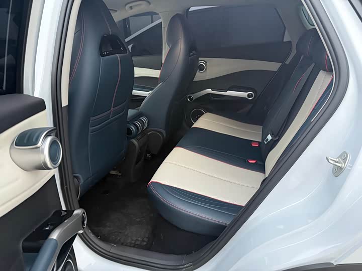 Фото 5 - BYD Yuan Plus