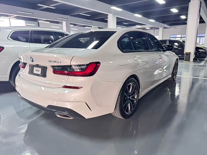 Фото 9 - BMW 3 Series