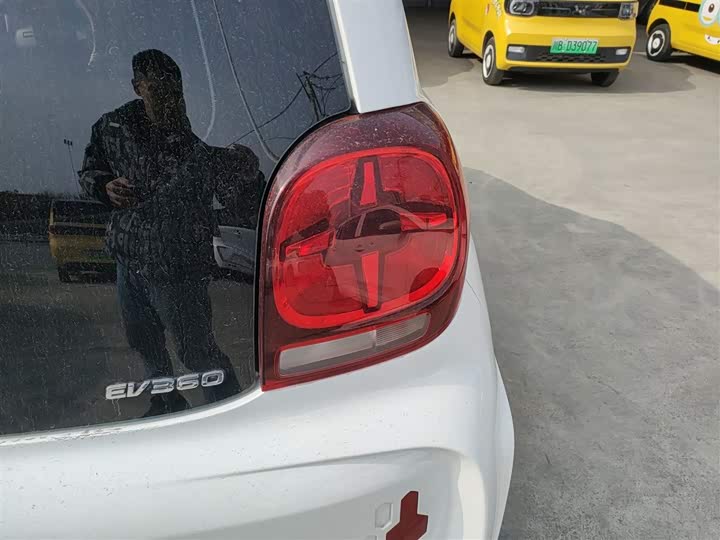 Фото 8 - Roewe Clever