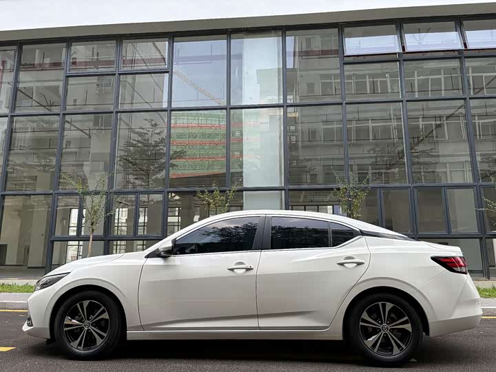 Фото 7 - Nissan Sylphy