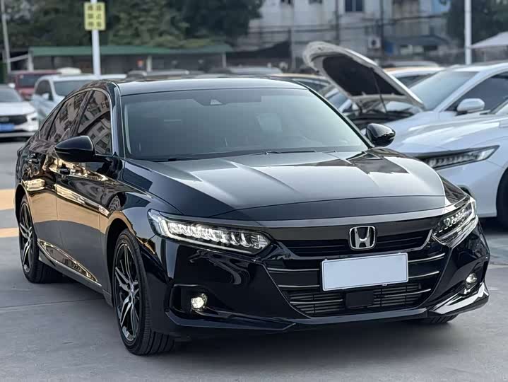 Фото 2 - Honda Accord
