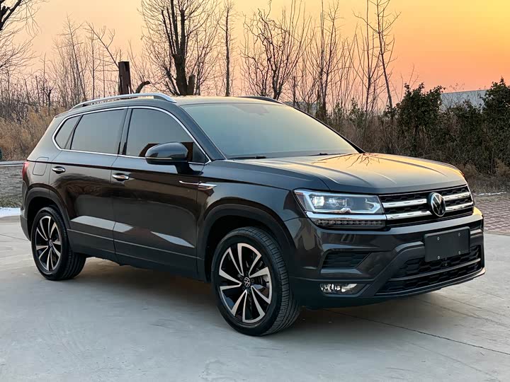 Фото 3 - Volkswagen Tharu