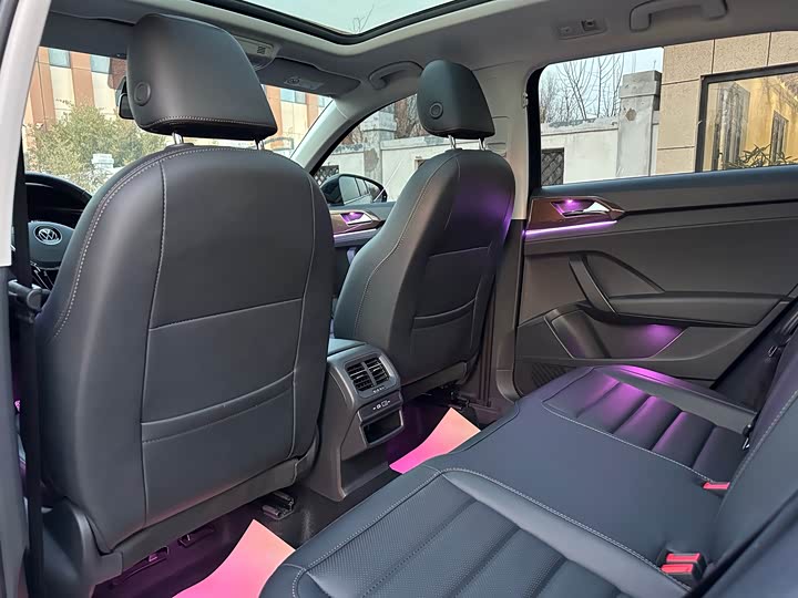 Фото 5 - Volkswagen Tharu