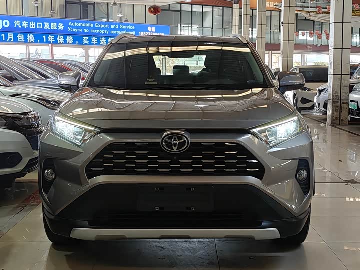 Фото 2 - Toyota RAV4